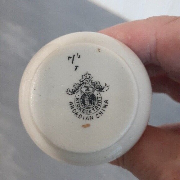 Crest of City of Liverpool Miniature Handle Urn Arcadian China - Picture 4 of 6